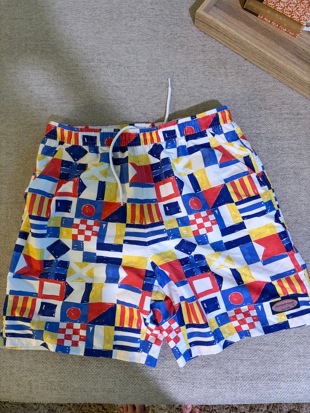 Vineyard Vines nautical flags swim trunks shorts mens size medium new no tags